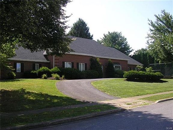 3rd image of 1246 Firethorne Dr