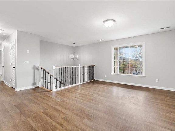 3rd image of 2642 Beulah Ln