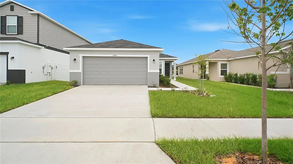4 bed, 2.0 bath, 1636 sqft, $2,100 — Photo 4