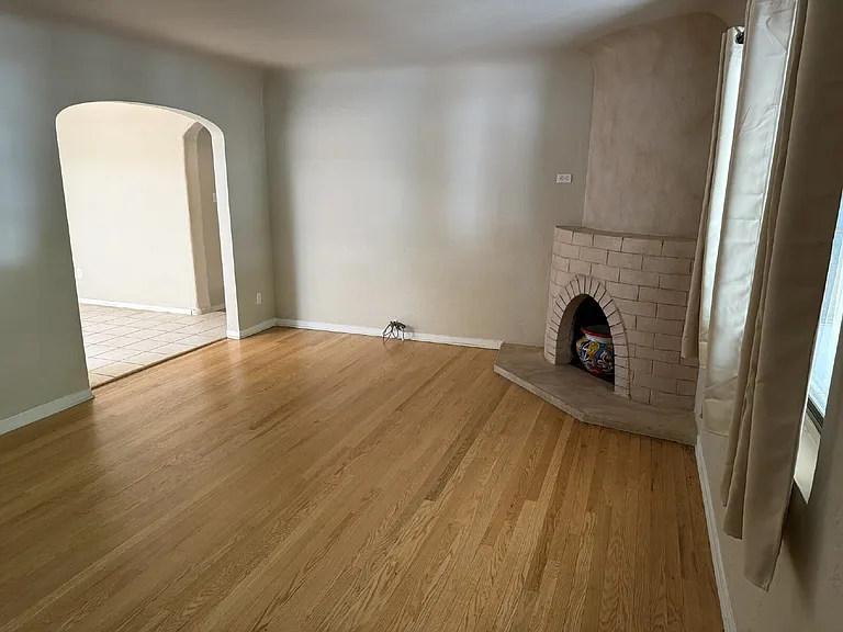 412 Laguayra Dr NE — Photo 5