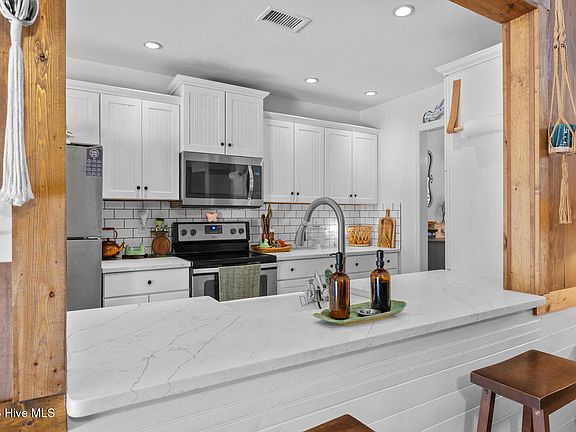 5th image of 101 Riverbend Road
