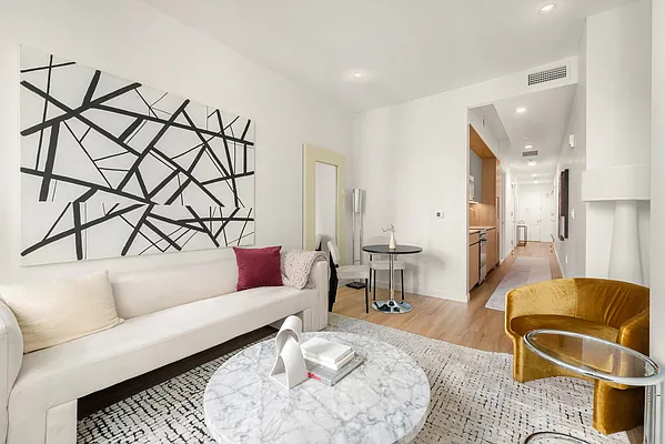 Living room, photo 2