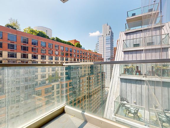 5th image of 237 E 34th St #1901