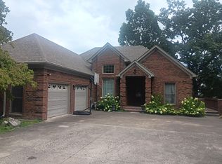 202 Oak Ridge Dr, Irvine, KY 40336