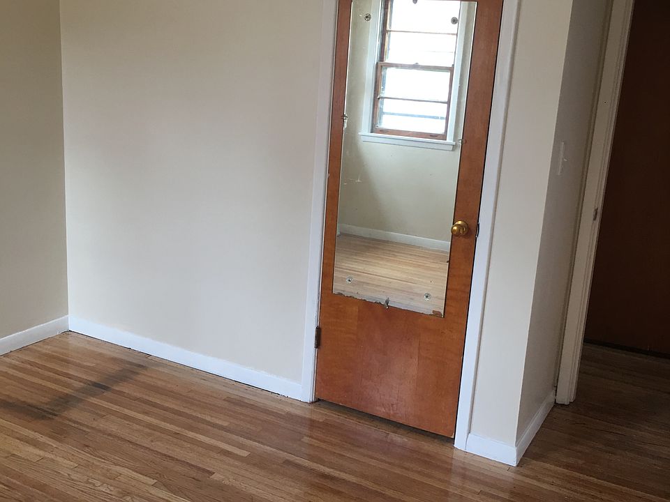 1st image of 36 Victoria Blvd