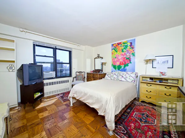 268 East Broadway image 1 of 8