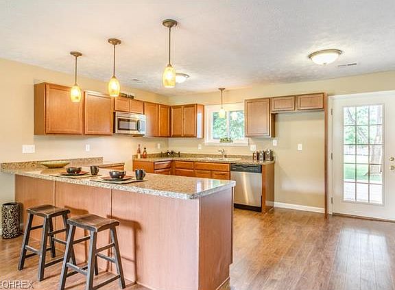 3rd image of 2570 Circle Dr