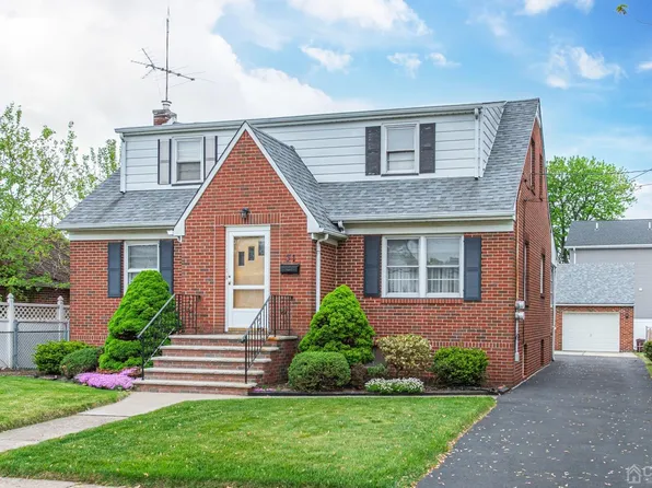 31-31 Whitman St, Carteret, NJ 07008