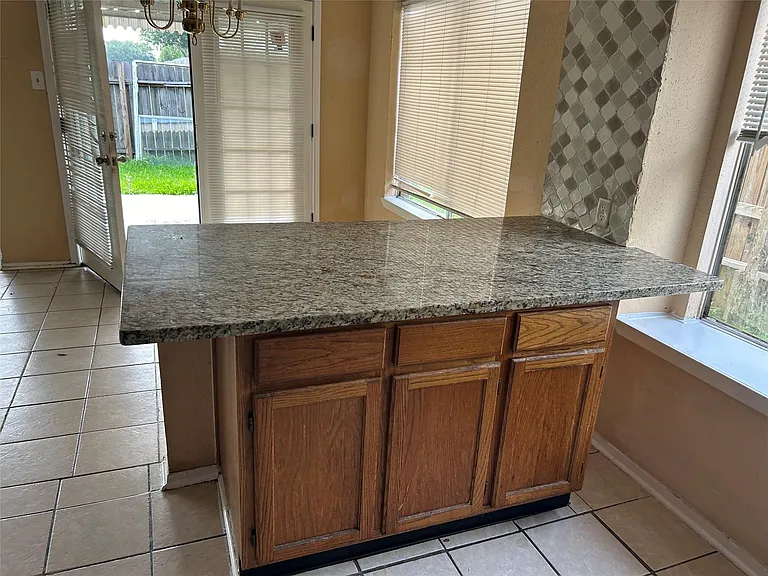 1154 W Brompton Dr — Photo 5
