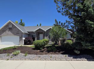 11621 S Summer Stone Dr, South Jordan, UT 84009