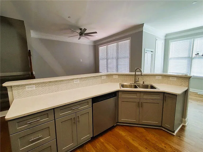 211 Creekway Xing SE — Photo 15