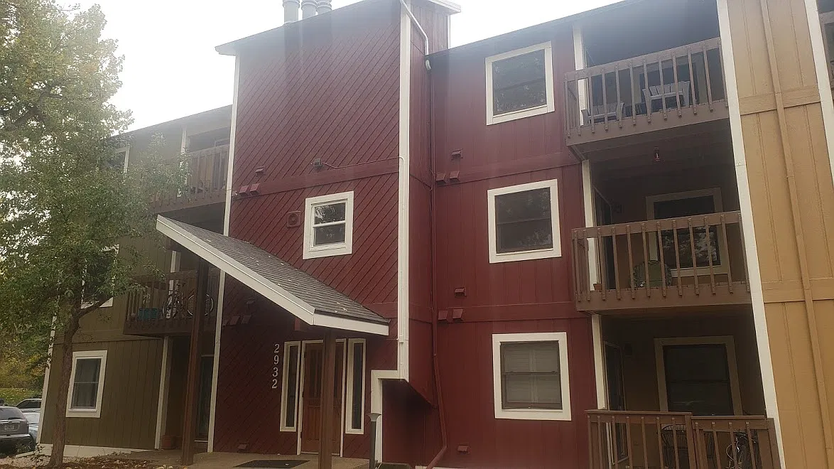 2 bed, 872 sqft, $2,600 — Photo 1