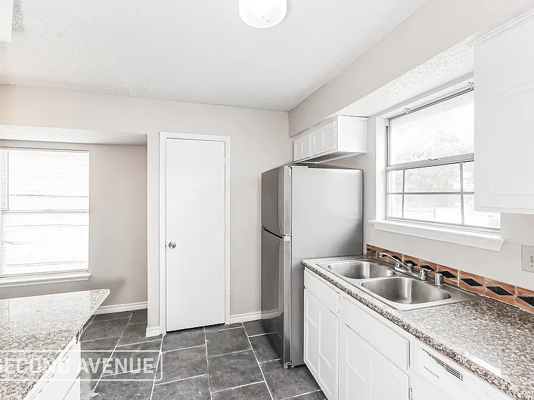 3510 Daniel Dr — Photo 9