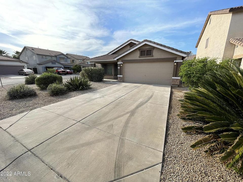 1st image of 772 E Bradstock Way