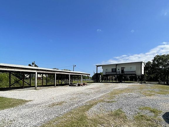 2nd image of 817 Boyance Rd