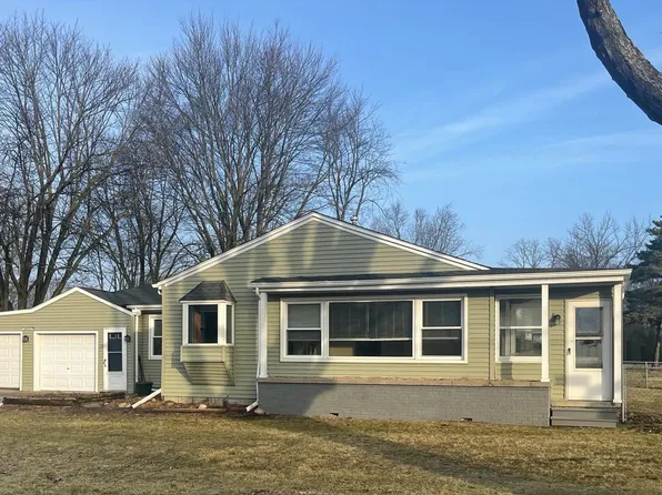 26561 Tucker St, Harrison Township, MI 48045