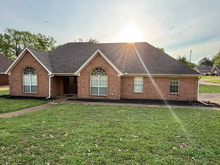 1324 Biloxi St — Photo 4