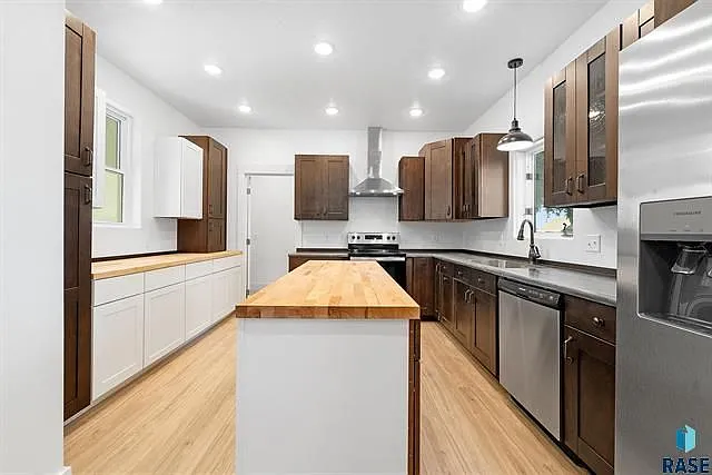 111 W Birch St — Photo 7