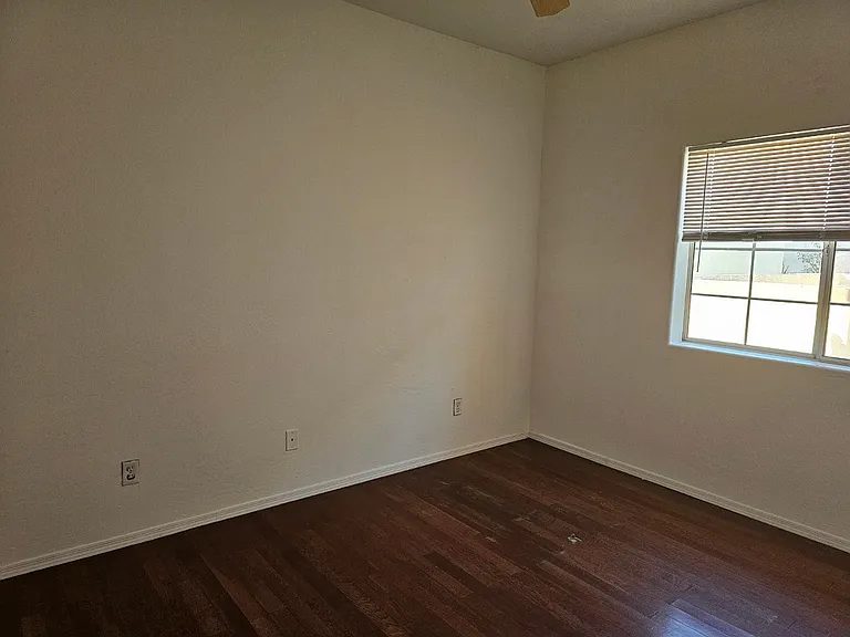 1026 W Libra Dr — Photo 10