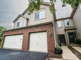 1039 Woodview Ct #1039, Aurora, IL 60502