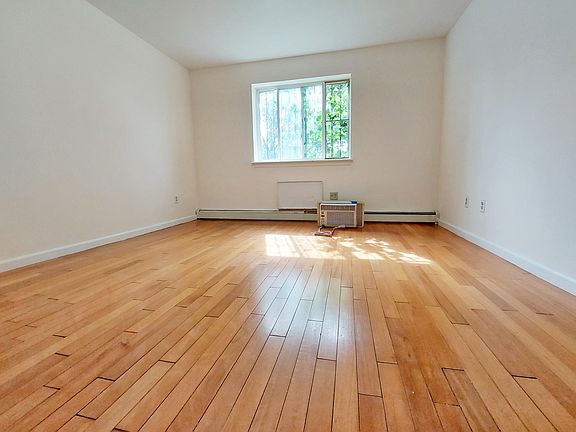 3rd image of 3349 Olinville Ave #A
