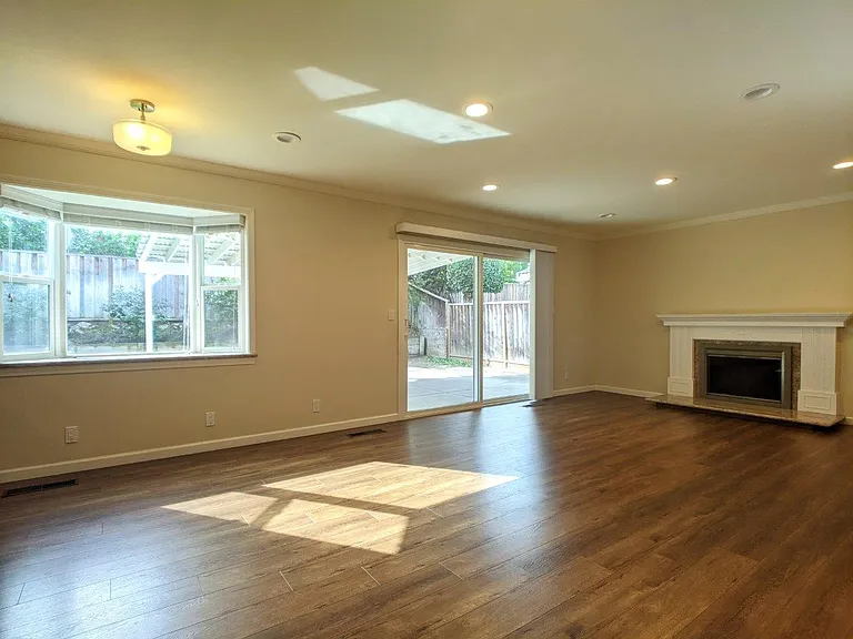 1032 Cassia Way — Photo 12