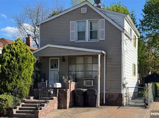 32 Phelps Ave, Bergenfield, NJ 07621