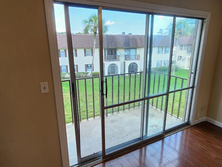 7347 El Barco Rd #6 — Photo 5