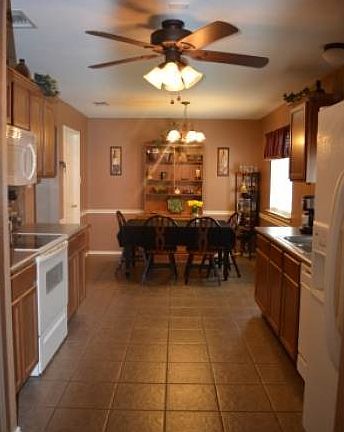 4th image of 5305 Barkey Ct