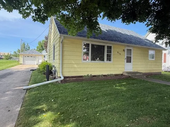 819 E Washington St, Caledonia, MN 55921