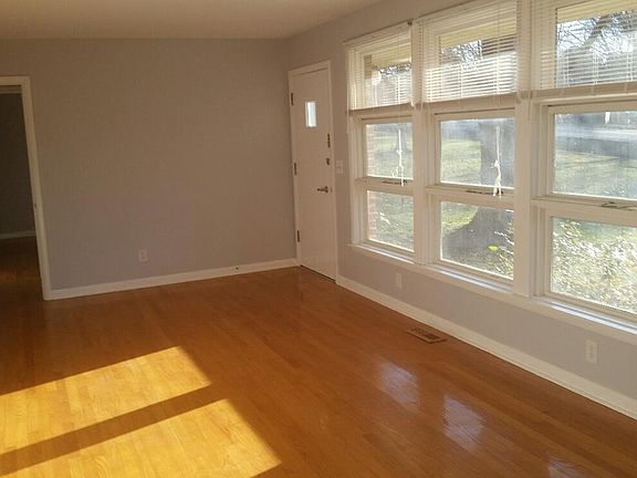 LIVING RM