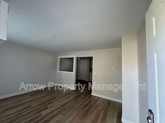 2nd image of 611 S 7th St APT 24