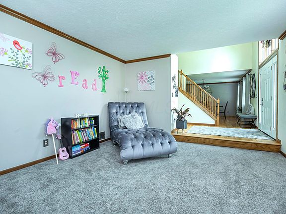 4th image of 61 Mackenzie Dr