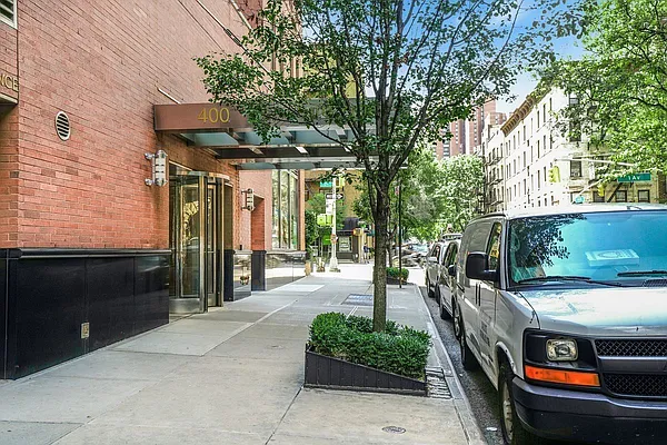 Rented by Akam Sales and Brokerage | media 16