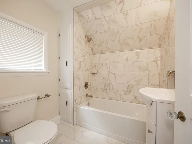 325 W Barnard St W #3 — Photo 10