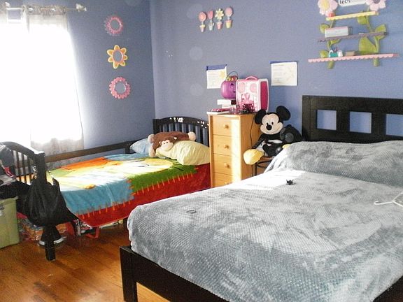 4th image of 10190 Endfield Way