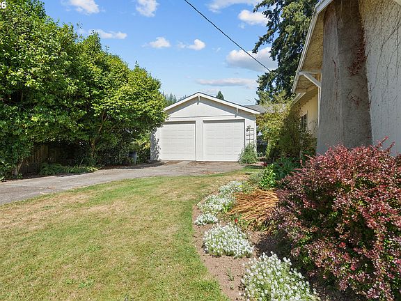 5th image of 10737 NE Shaver St