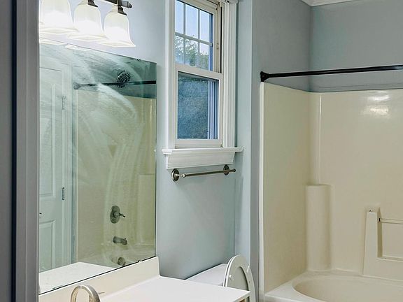 3rd image of 201 Finsbury St APT 302