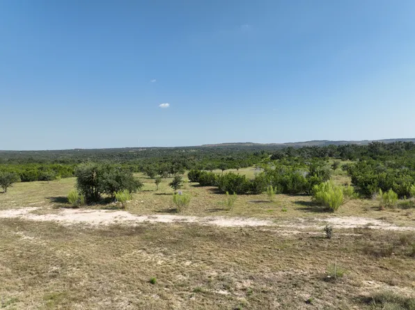 86 E Leaning Madrone Dr, Johnson City, TX 78636