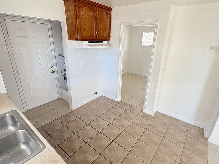 3501 L St — Photo 14