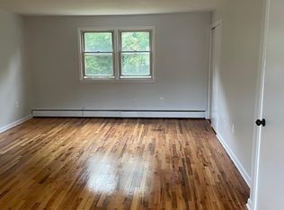 144 E Main St APT 18D, Clinton, CT 06413