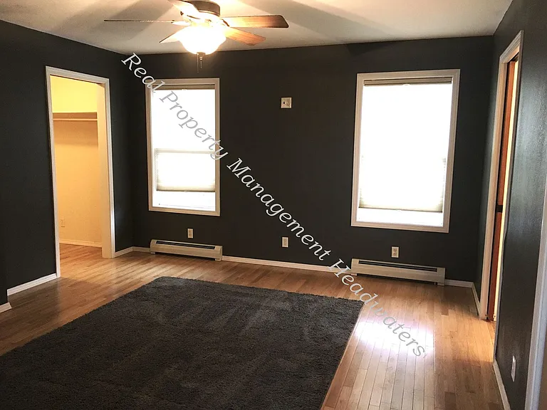 1311 Peosta Ave — Photo 4