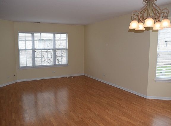 5th image of 2769 Woodmere Dr #154