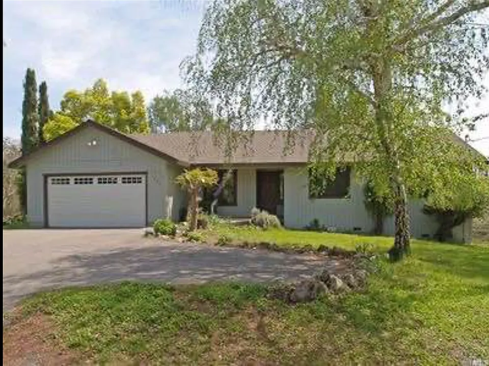 7385 Hidden Lake Rd