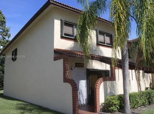 8925 Springtree Lakes Dr, Sunrise, FL 33351