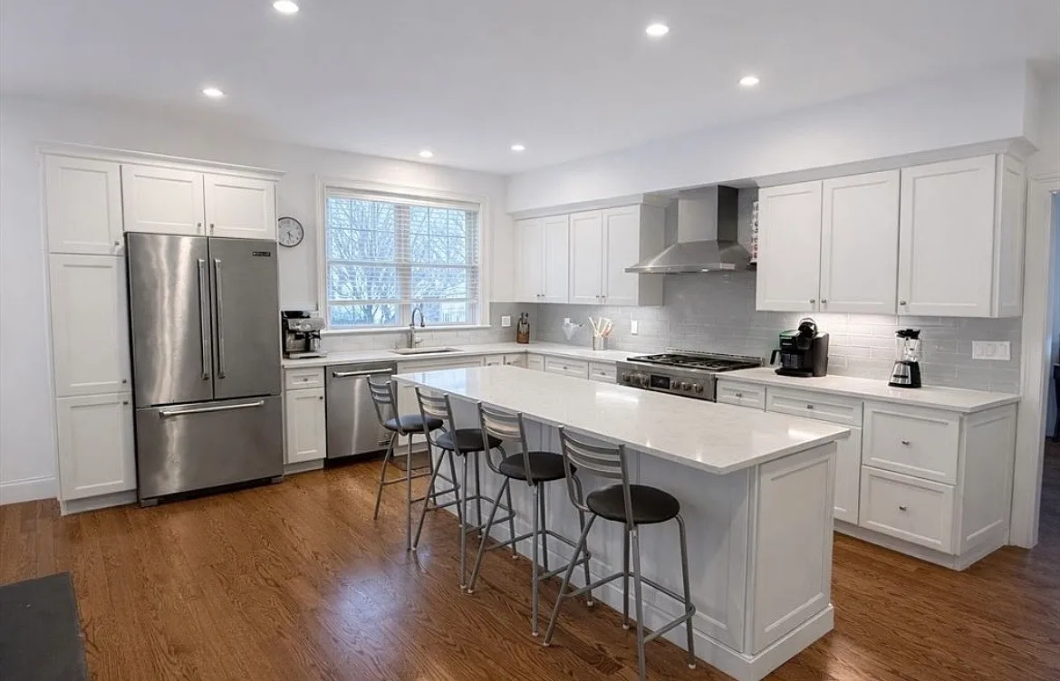 3 bed, 3090 sqft, $7,450 — Photo 3