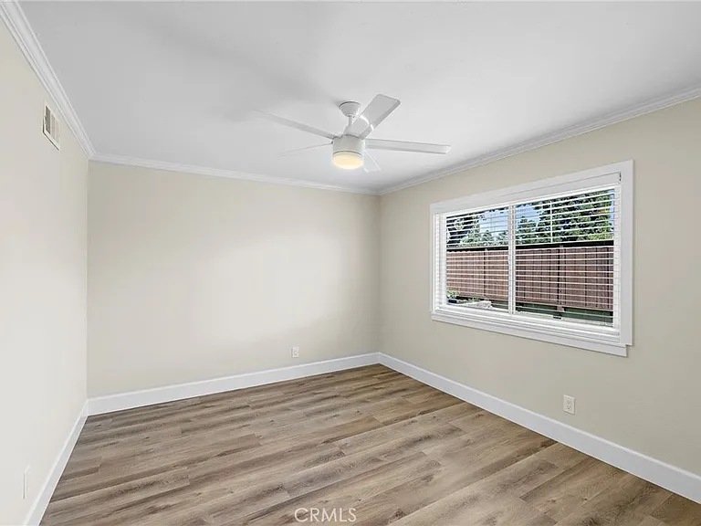 24725 Camarillo St — Photo 17
