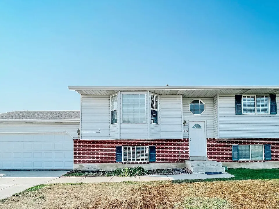 493 W 300th St S