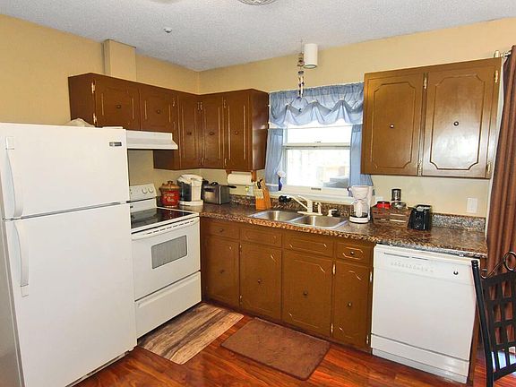 5th image of 205 E Ora Lee Dr