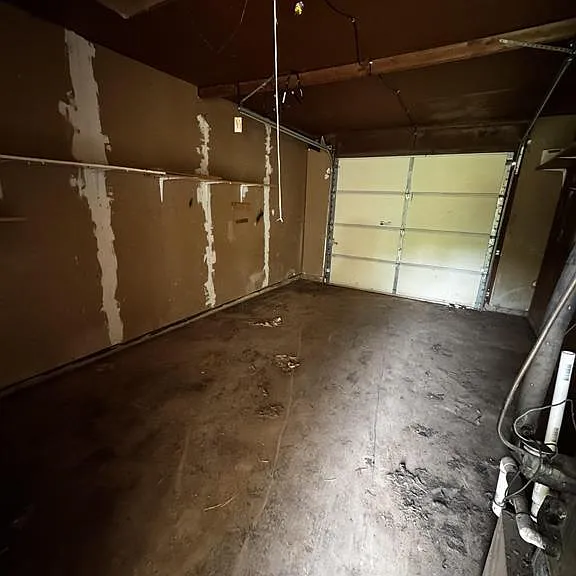 1504 Red Fox Rd — Photo 3